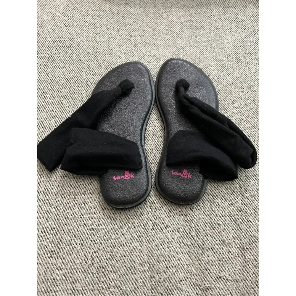 Sanuk lil yoga